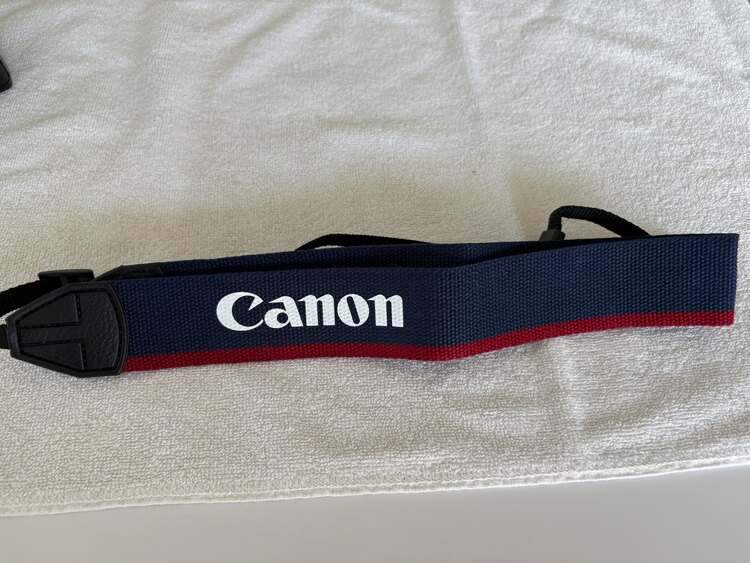 EOS kiss3（カメラ）の商品画像 - 査定依頼日：2025年5月3日 - 最高査定価格：800円