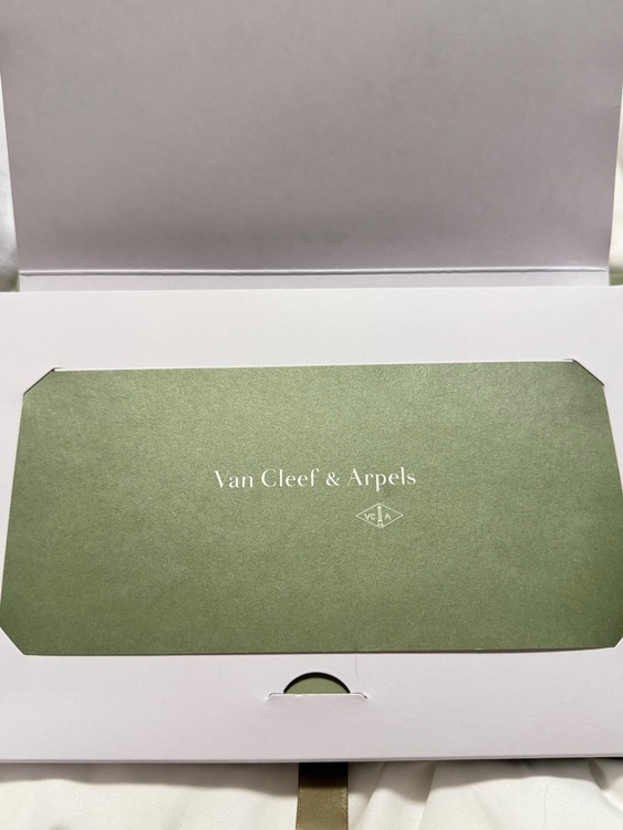  スウィート アルハンブラ ペンダント K18PG マザーオブパール ローズゴー（金・貴金属）の商品画像 - 査定依頼日：2025年11月21日 - 最高査定価格：240,000円