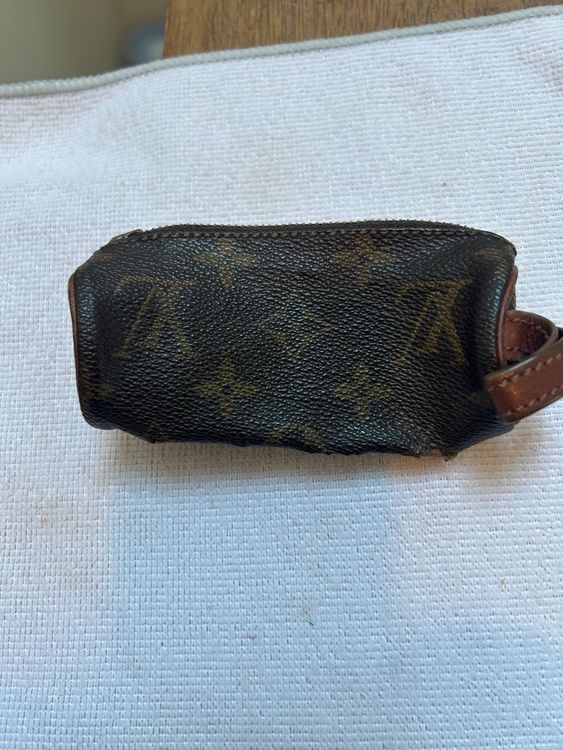 ゴルフボールケース（ブランド財布・小物）の商品画像 - 査定依頼日：2025年12月5日 - 最高査定価格：3,000円