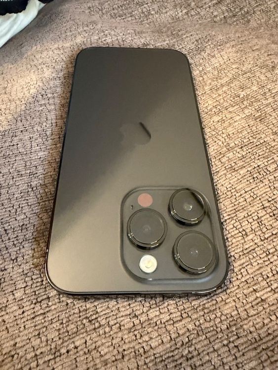 iPhone iPhone 14 Pro 256GB SIMフリー（スマホ）の商品画像 - 査定依頼日：2026年9月21日 - 最高査定価格：71,000円
