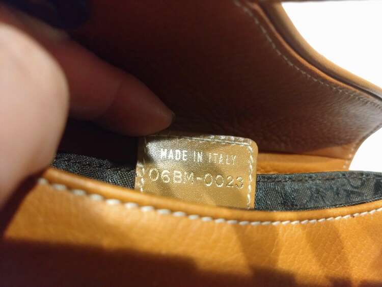 サドルバッグ（ブランドバッグ）の商品画像 - 査定依頼日：2025年2月3日 - 最高査定価格：230,000円