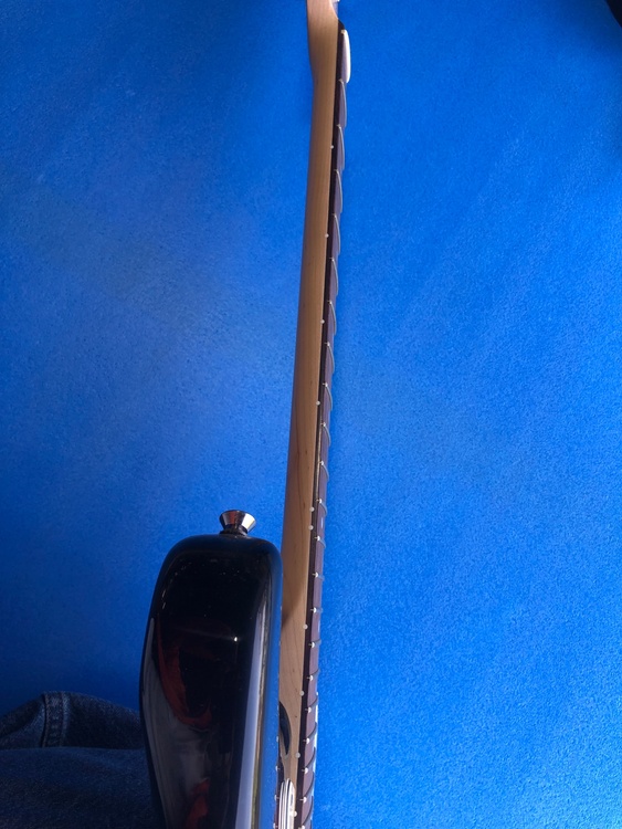 USA ストラトキャスター　60アニバーサリー（ピアノ・楽器・PA機材）の商品画像 - 査定依頼日：2026年4月11日 - 最高査定価格：100,000円