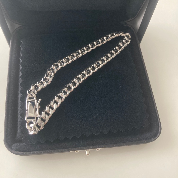 プラチナブレスレット（金・貴金属）の商品画像 - 査定依頼日：2025年6月9日 - 最高査定価格：148,864円