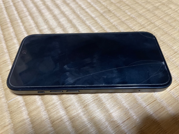 iPhone iPhone 15 128GB au（スマホ）の商品画像 - 査定依頼日：2026年9月5日 - 最高査定価格：59,000円