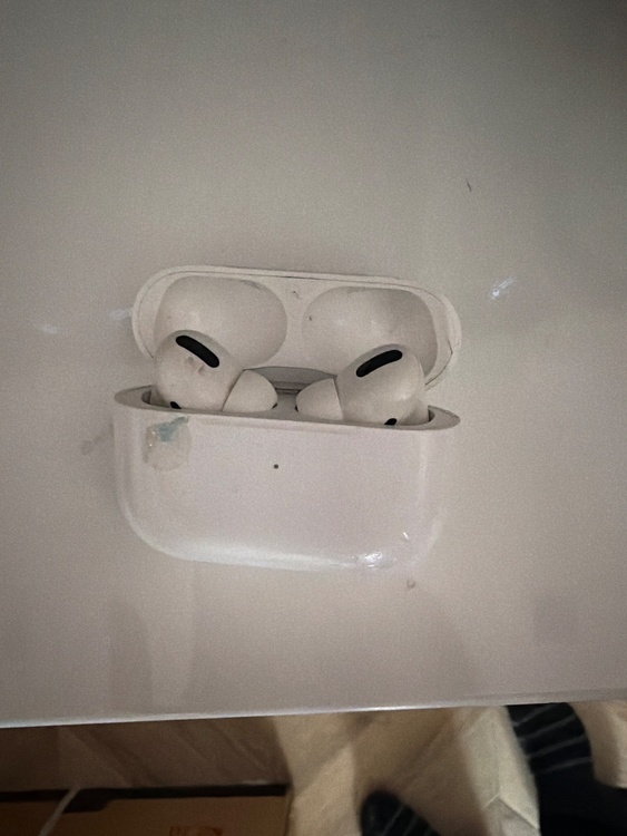 AirPods pro（オーディオ・スピーカー）の商品画像 - 査定依頼日：2026年10月2日 - 最高査定価格：100,000円