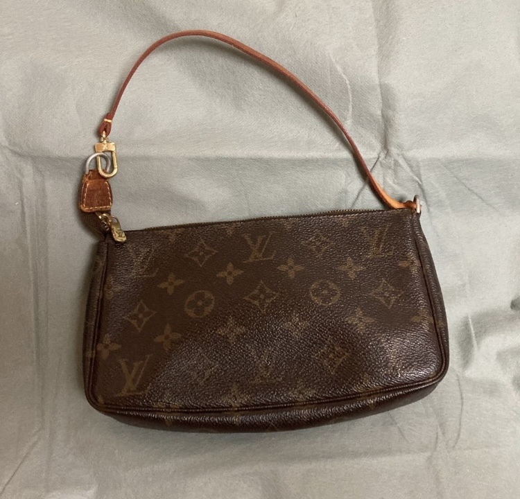 アクセソワール（ブランドバッグ）の商品画像 - 査定依頼日：2022年4月18日 - 最高査定価格：25,000円