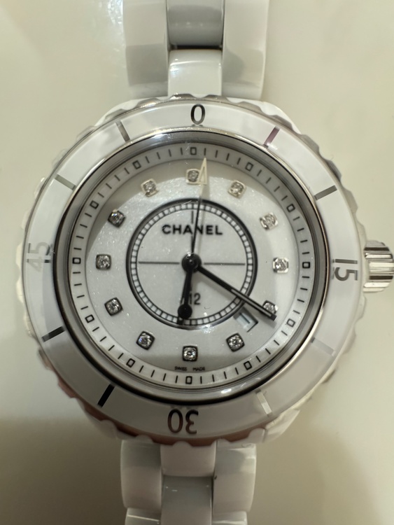 シャネルj12 H1628（高級時計）の商品画像 - 査定依頼日：2026年4月1日 - 最高査定価格：480,000円