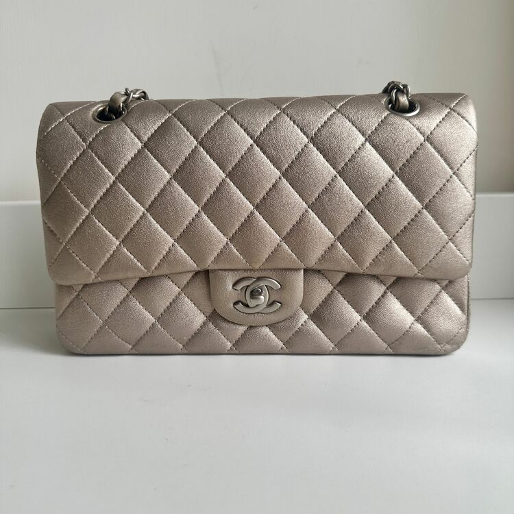 マトラッセ（ブランドバッグ）の商品画像 - 査定依頼日：2025年8月28日 - 最高査定価格：700,000円