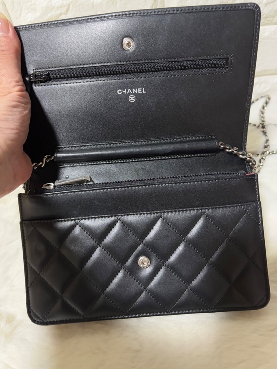 チェーンウォレット（ブランドバッグ）の商品画像 - 査定依頼日：2025年9月23日 - 最高査定価格：350,000円