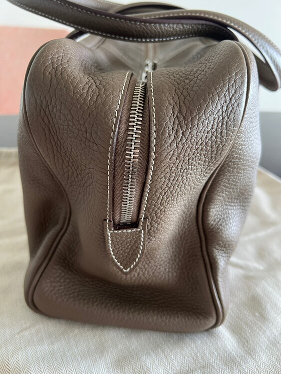 エルメス ヴィクトリア （ブランドバッグ）の商品画像 - 査定依頼日：2025年5月11日 - 最高査定価格：450,000円