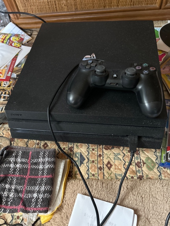 プレステ4（ゲーム機本体・ゲームソフト）の商品画像 - 査定依頼日：2025年12月4日 - 最高査定価格：12,000円