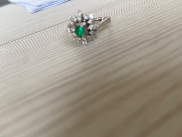 不明（宝石）の商品画像 - 査定依頼日：2025年12月21日 - 最高査定価格：100,000円