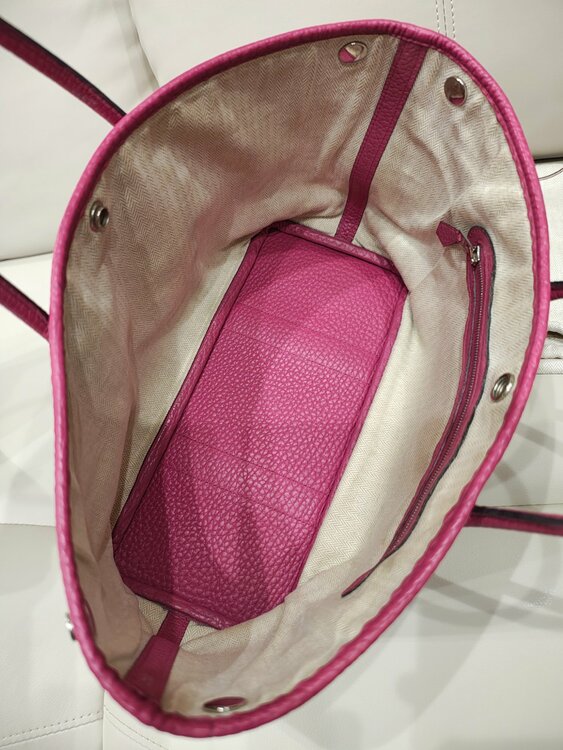 ネゴンダPM（ブランドバッグ）の商品画像 - 査定依頼日：2026年4月20日 - 最高査定価格：300,000円