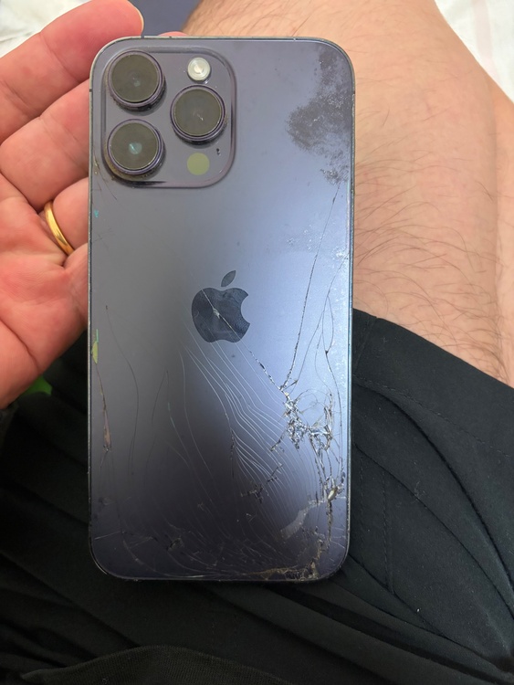 iPhone iPhone 14 Pro Max 256GB au（スマホ）の商品画像 - 査定依頼日：2026年9月20日 - 最高査定価格：81,000円