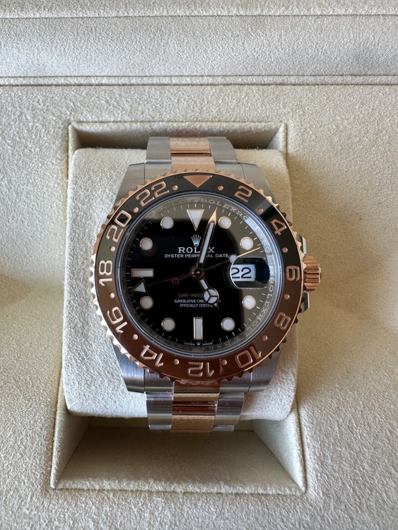 ロレックス GMTマスター 126711chnq（高級時計）の商品画像 - 査定依頼日：2025年6月5日 - 最高査定価格：2,850,000円