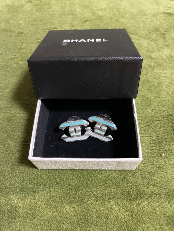 ピアス（ブランド財布・小物）の商品画像 - 査定依頼日：2025年8月18日 - 最高査定価格：25,000円