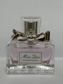 ミス　ディオール　ブルーミングブーケ＜オードゥ　トワレ＞ 30ml（コスメ・美容・健康器具）の商品画像 - 査定依頼日：2025年2月27日 - 最高査定価格：2,050円