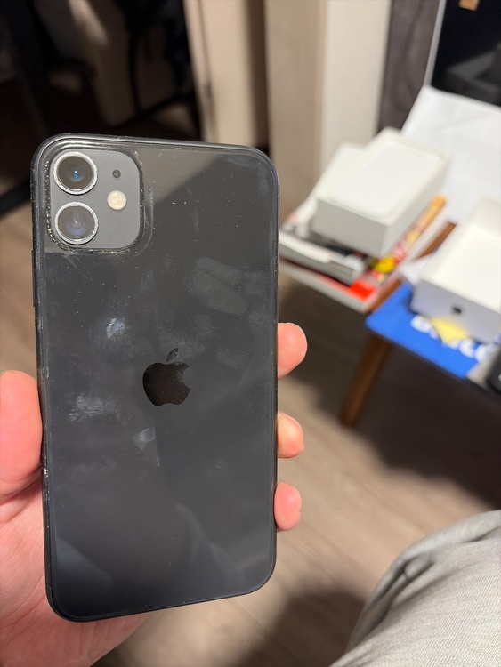 iPhone11 128GB au（スマホ）の商品画像 - 査定依頼日：2026年3月27日 - 最高査定価格：21,000円