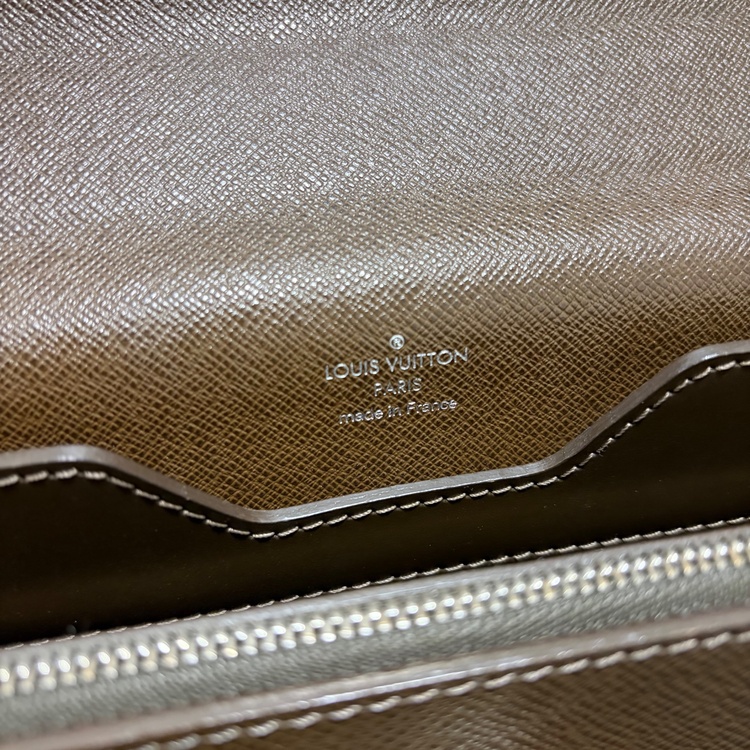 ルイヴィトン タイガ （ブランドバッグ）の商品画像 - 査定依頼日：2026年1月7日 - 最高査定価格：40,000円