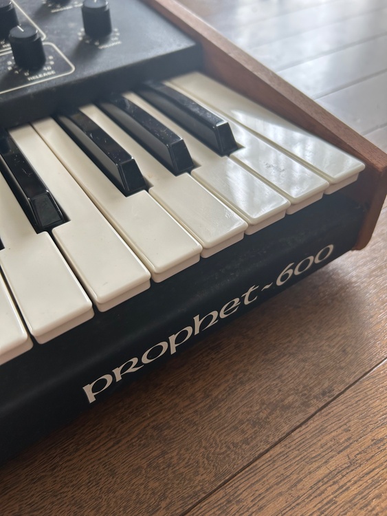 Prophet-600　Serial #600-025（ピアノ・楽器・PA機材）の商品画像 - 査定依頼日：2026年7月4日 - 最高査定価格：50,000円
