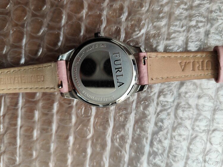 FURLA 腕時計（高級時計）の商品画像 - 査定依頼日：2026年4月11日 - 最高査定価格：2,000円
