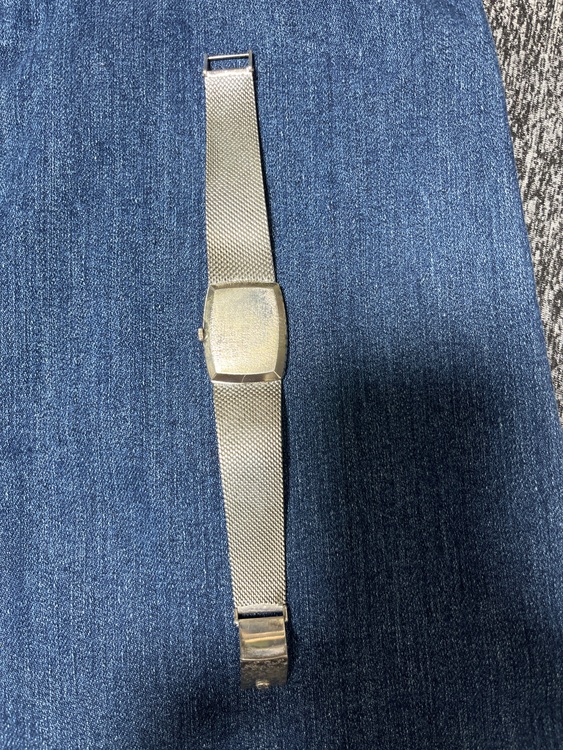 パテックフィリップ ゴンドーロ 3528/（高級時計）の商品画像 - 査定依頼日：2025年8月22日 - 最高査定価格：1,380,000円