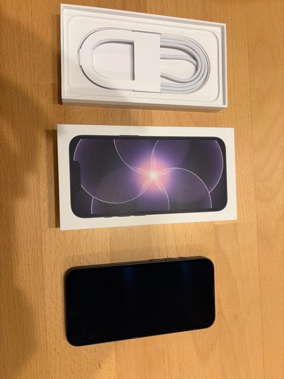 FR6KX4024C（スマホ）の商品画像 - 査定依頼日：2026年6月24日 - 最高査定価格：100,000円