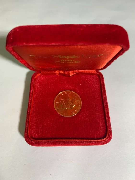 メイプルリーフ金貨 1/2オンス3個、同金貨　1/4オンス3個、合計6個（金・貴金属）の商品画像 - 査定依頼日：2023年11月4日 - 最高査定価格：730,000円