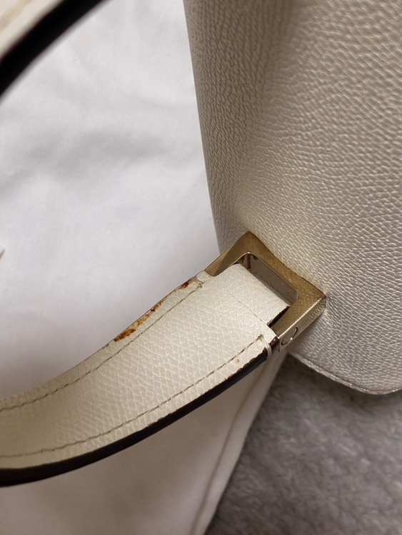 イジィデ・ミディアム（ブランドバッグ）の商品画像 - 査定依頼日：2025年9月6日 - 最高査定価格：25,000円