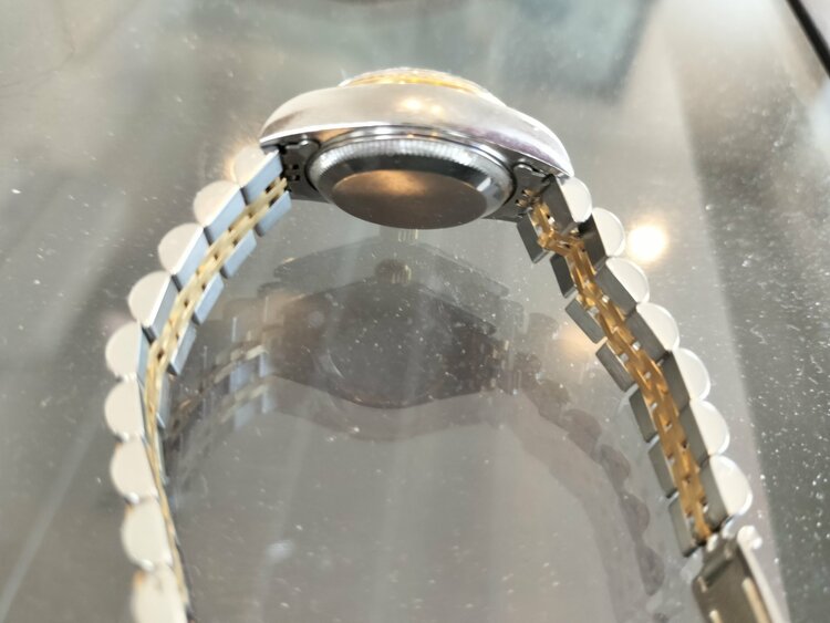 ロレックス デイトジャスト レディース　シルバーゴールドこんひ（高級時計）の商品画像 - 査定依頼日：2026年2月21日 - 最高査定価格：880,000円