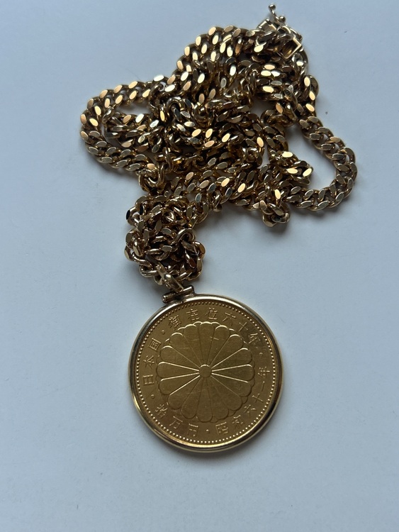 御即位記念 昭和61年 10万円金貨（金・貴金属）の商品画像 - 査定依頼日：2025年7月19日 - 最高査定価格：1,200,000円