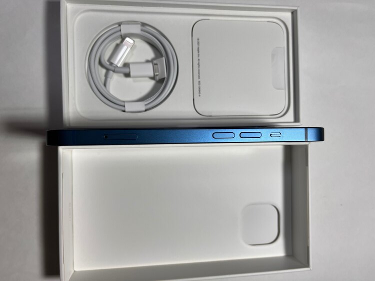 iPhone 13 128GB Softbank（スマホ）の商品画像 - 査定依頼日：2025年2月27日 - 最高査定価格：38,000円