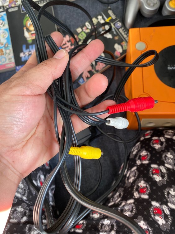 ゲームキューブDOL-001（ゲーム機本体・ゲームソフト）の商品画像 - 査定依頼日：2023年5月20日 - 最高査定価格：1,200円