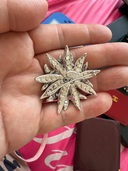 ブローチ（ブランド財布・小物）の商品画像 - 査定依頼日：2025年8月14日 - 最高査定価格：50,000円