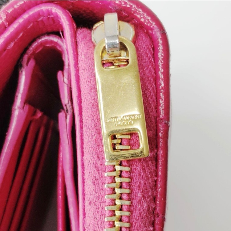 イブサンローラン  （ブランドバッグ）の商品画像 - 査定依頼日：2025年8月17日 - 最高査定価格：15,000円