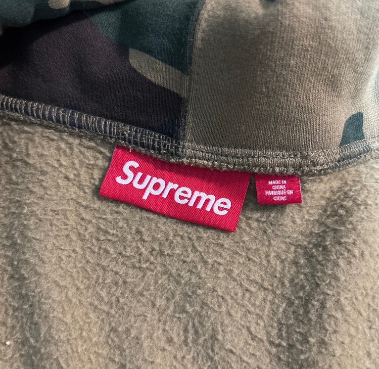supreme big logo zip up hooded（古着・ファッション）の商品画像 - 査定依頼日：2026年8月23日 - 最高査定価格：16,000円