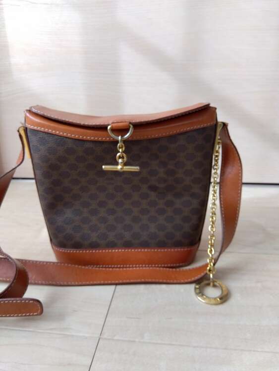 セリーヌ  （ブランドバッグ）の商品画像 - 査定依頼日：2025年5月3日 - 最高査定価格：31,000円