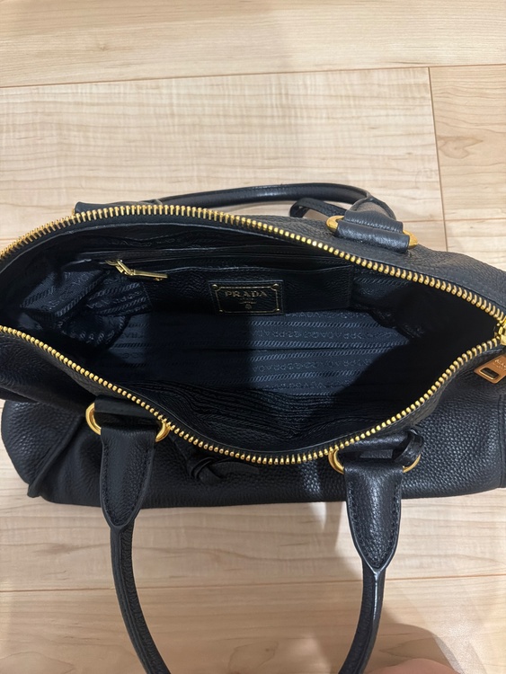 PRADA ヴィッテロダイノ BL0805（ブランドバッグ）の商品画像 - 査定依頼日：2026年9月29日 - 最高査定価格：100,000円