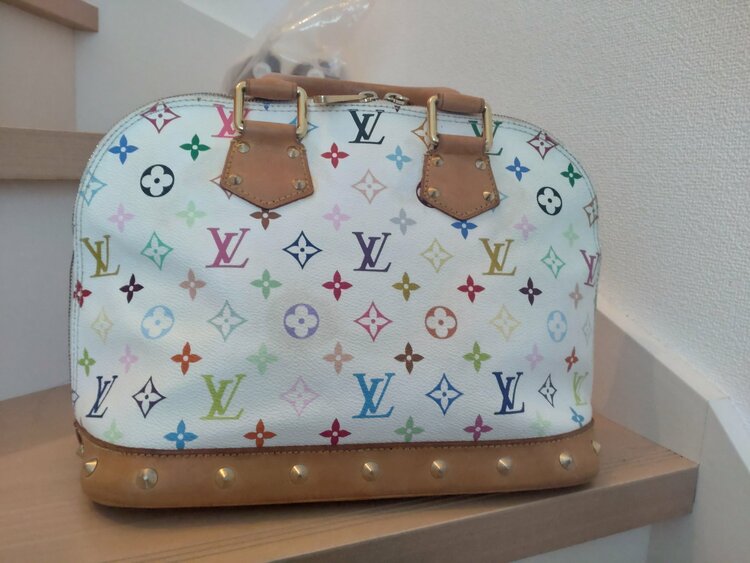 ルイヴィトン　アルマ　マルチカラー　白（ブランドバッグ）の商品画像 - 査定依頼日：2026年3月13日 - 最高査定価格：120,000円