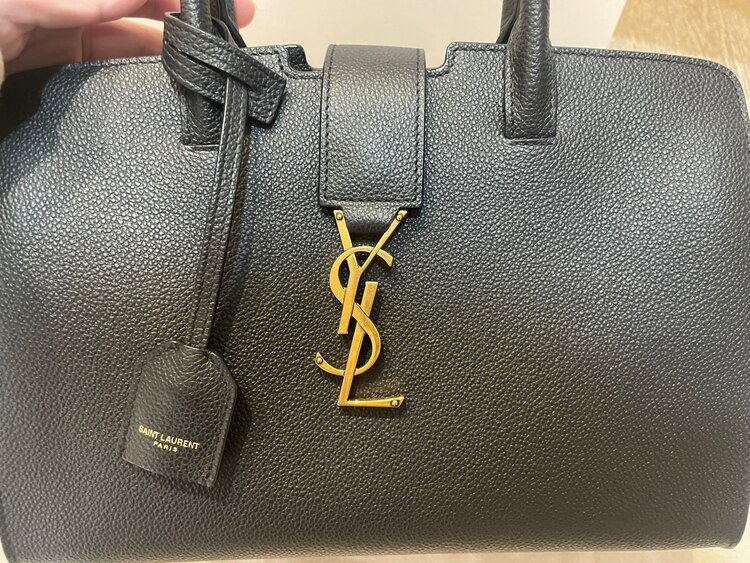 イブサンローラン  （ブランドバッグ）の商品画像 - 査定依頼日：2025年2月13日 - 最高査定価格：130,000円