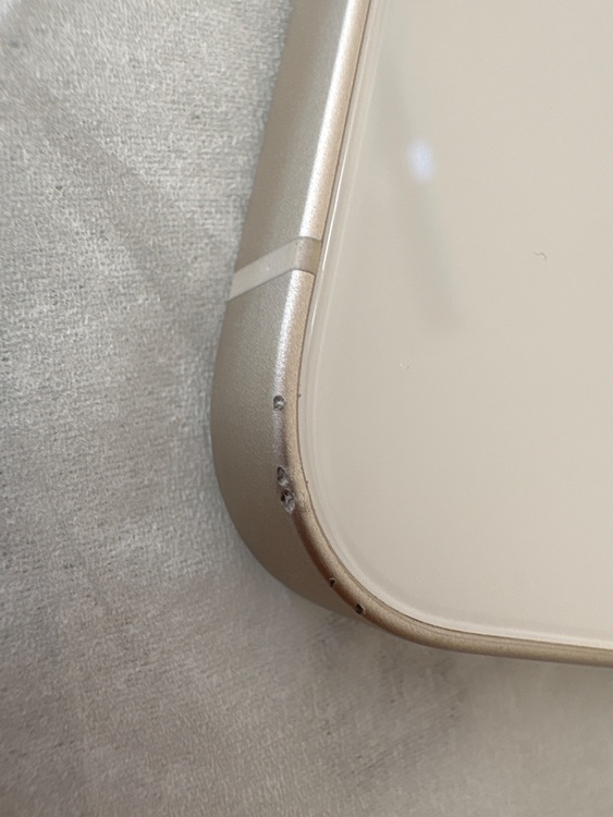 iPhone 13 128GB Softbank（スマホ）の商品画像 - 査定依頼日：2026年3月21日 - 最高査定価格：28,000円