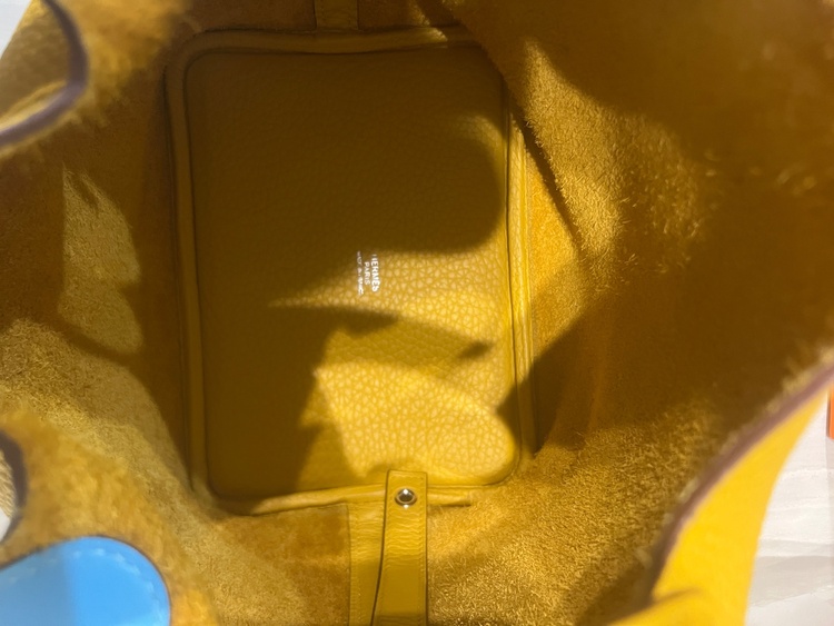 ピコタンエクラ　C刻印（ブランドバッグ）の商品画像 - 査定依頼日：2025年12月25日 - 最高査定価格：350,000円