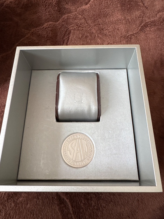 ロジェ・デュブイ イージーダイバー ＳＥ4（高級時計）の商品画像 - 査定依頼日：2026年4月3日 - 最高査定価格：100,000円