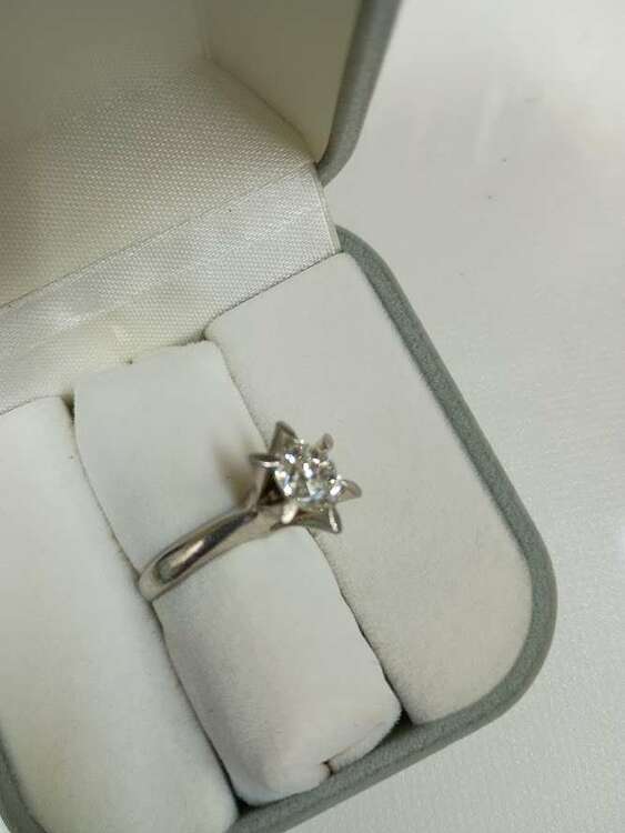 ダイヤ2.04Ct　Pt900（金・貴金属）の商品画像 - 査定依頼日：2025年5月3日 - 最高査定価格：2,150,000円