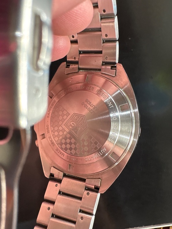 タグホイヤー フォーミュラ caz2010-0 wuu792（高級時計）の商品画像 - 査定依頼日：2025年6月28日 - 最高査定価格：140,000円