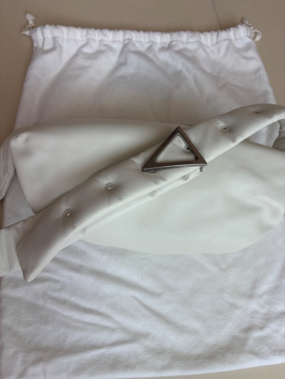 ボッテガ・ヴェネタ  （ブランドバッグ）の商品画像 - 査定依頼日：2025年10月10日 - 最高査定価格：110,000円