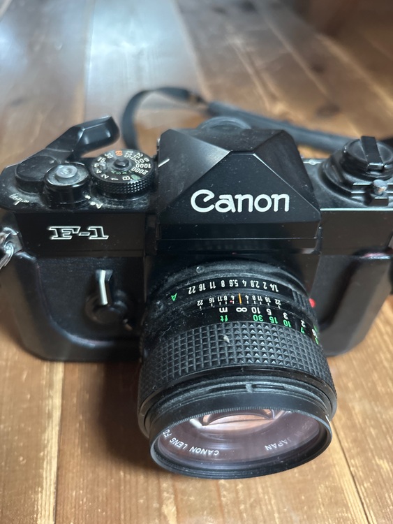 F-1 （カメラ）の商品画像 - 査定依頼日：2025年10月11日 - 最高査定価格：18,000円