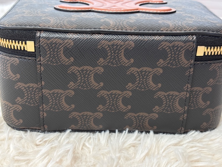 チェーンボックスキュイルトリオンフ（ブランドバッグ）の商品画像 - 査定依頼日：2026年3月18日 - 最高査定価格：165,000円