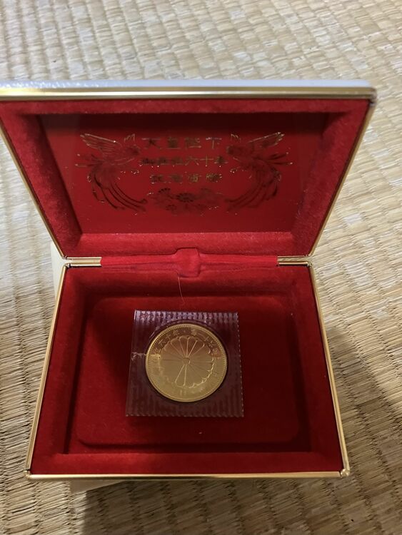 天皇在位60年記念十万円金貨（金・貴金属）の商品画像 - 査定依頼日：2025年11月29日 - 最高査定価格：439,000円
