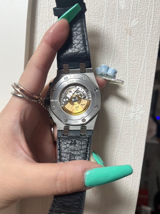 オーデマピゲ ロイヤルオークオフショア （高級時計）の商品画像 - 査定依頼日：2025年7月3日 - 最高査定価格：2,800,000円